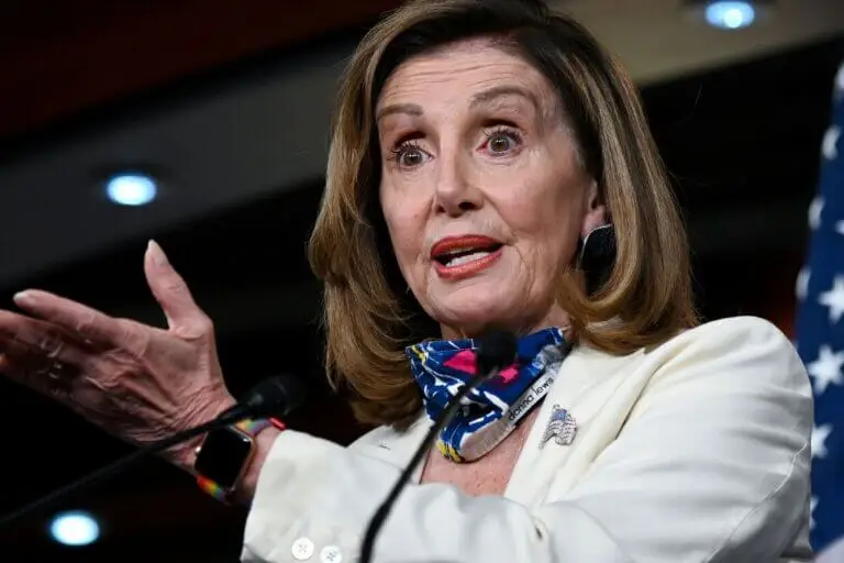 ดัชนีหุ้นสหรัฐฯ ได้ปรับขึ้นก่อนได้รับข่าวบวกจากความเห็นของนาง Pelosi แต่รูดลงในช่วงตลาดอเมริกาเปิด ส่งผลให้มีแรงเทขายทองคำกลับเข้ามา หลังได้ทะยานหลุดแนวต้านสำคัญขึ้นไปแต่ยันไม่อยู่ ในขณะที่ USD พบแนวรับ - ZFX