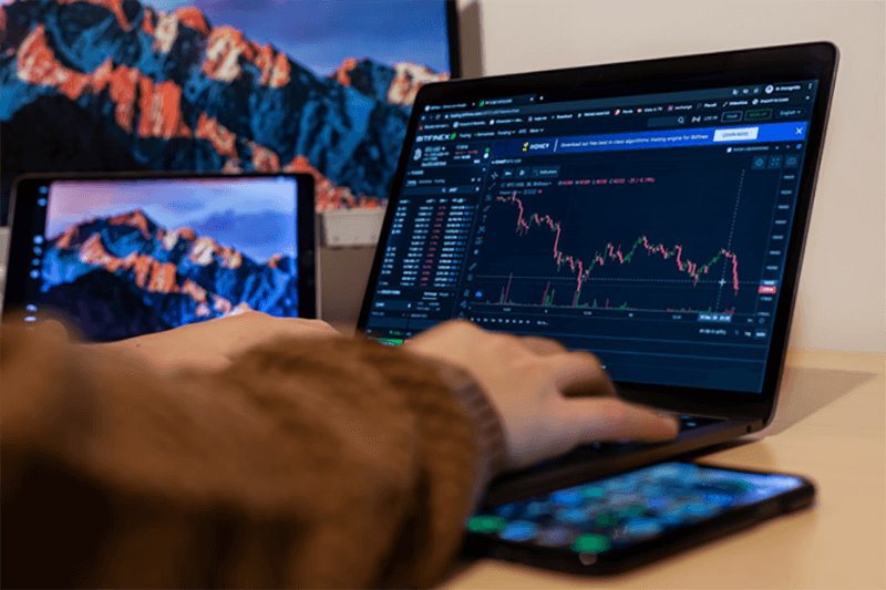 su dung cong cu khi choi forex